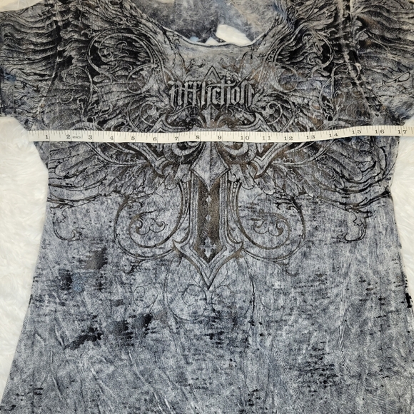 Affliction cut out back shirt - Picture 6 of 8